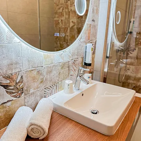 Hotel L'arcalod & Bistrot Jeanne - D'annecy - Restaurant Doussard