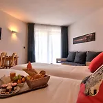 L'arcalod & Bistrot Jeanne - D'annecy - Restaurant فندق 3*
